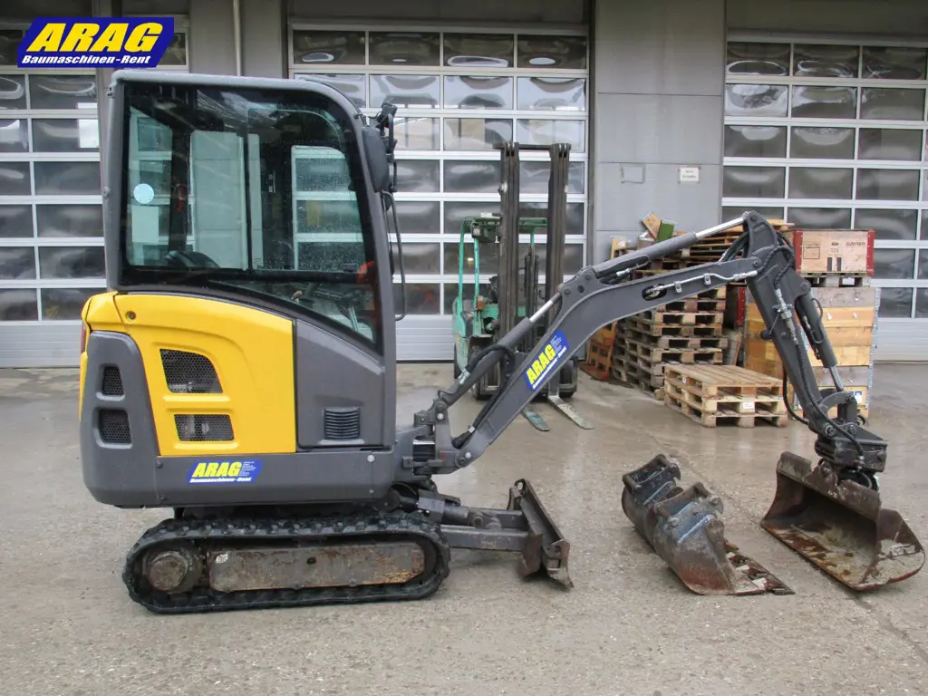 97dff3b1-7152-4e9f-ac6e-b979e75e66ea-volvo EC18C_000000283_03.jpg