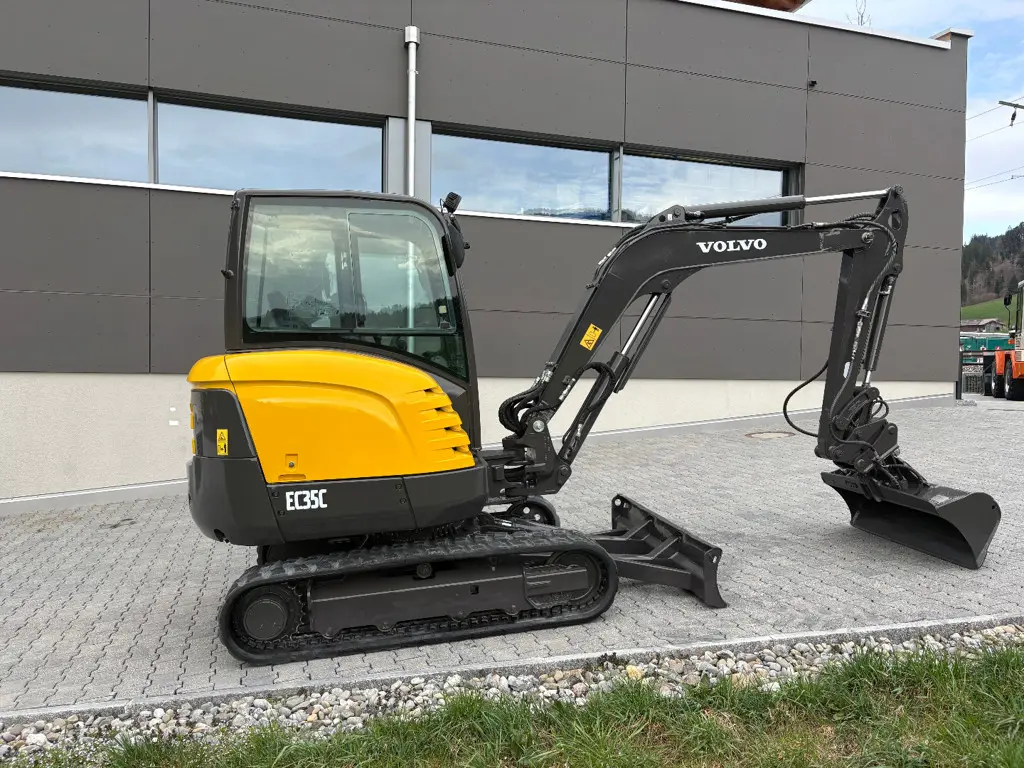 28a3221c-45b9-408d-9ec2-3a955c7ae99f-Volvo EC35C (2).jpg