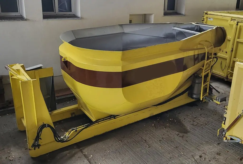 1a21b3ae-94ec-4f7c-9801-37ebd0a8f1a6-LKW Mercedes AXOR 4.jpg
