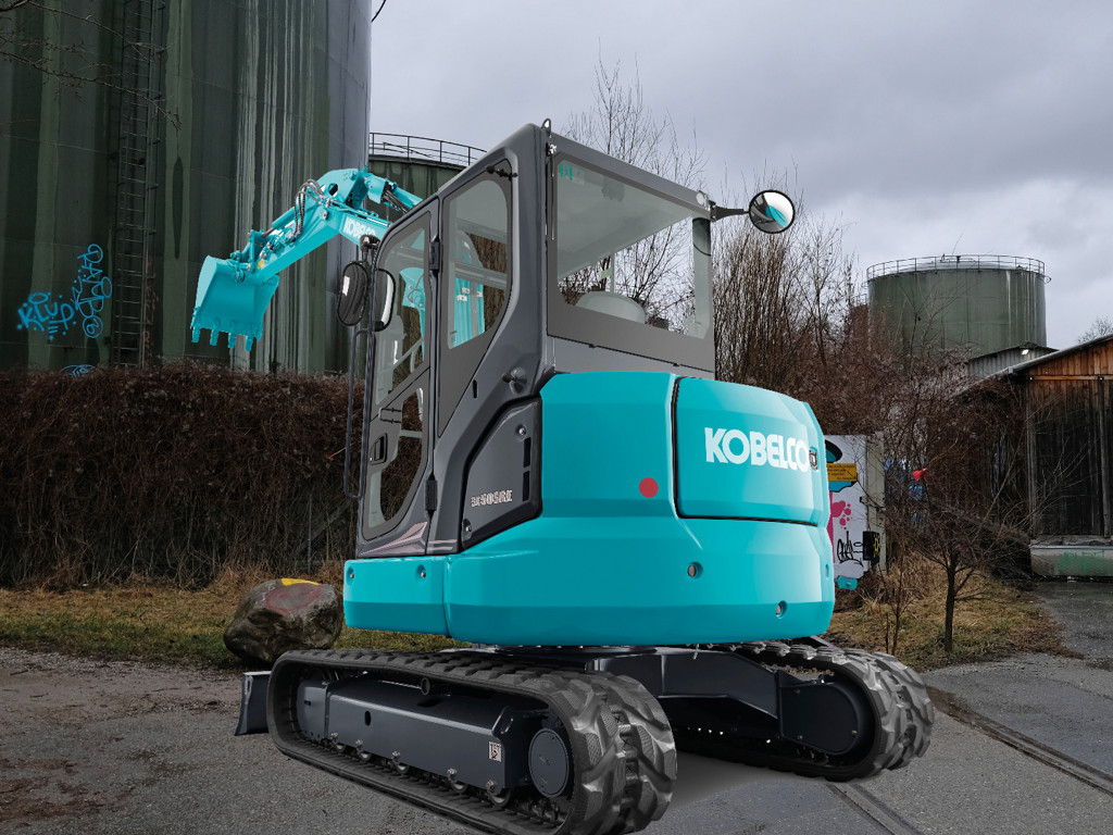 e057c177-0b07-4d61-ac52-fdb9cce6aa73-Kobelco SK 50 im Industriegebiet Flamatt.jpg