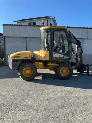 Pelle à pneu Mecalac 10 MSX