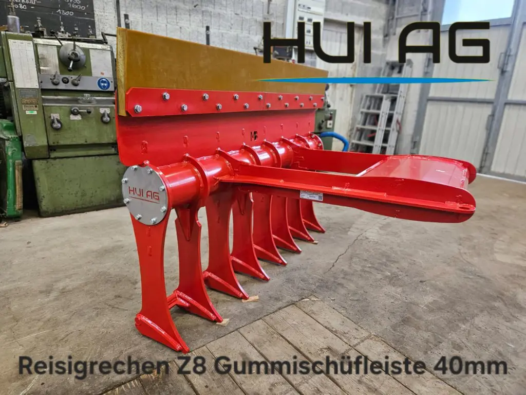 94bf38f0-6100-4f38-b95b-687c2c33af27-Reisigrechen Z8 Gummischürfleiste 40mm.jpg