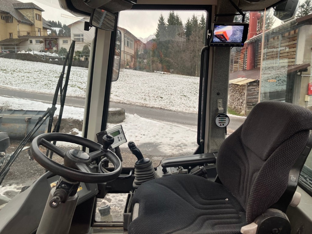 8872c03d-8790-4054-9039-04151277bae0-Liebherr 514 10.jpg