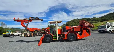 Sandvik Axera 5-126 Tunnel Bohrwagen