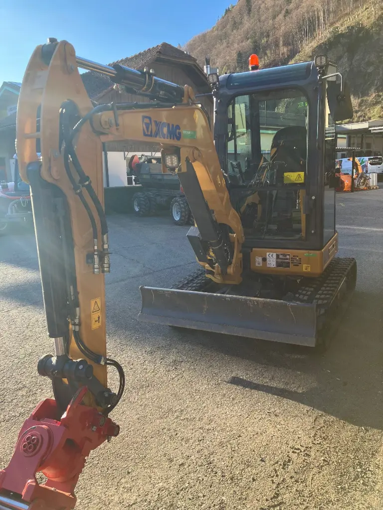 2bcd3c3b-2e99-4e21-a9b9-8eae9fc08c7a-XCMG4.jpg