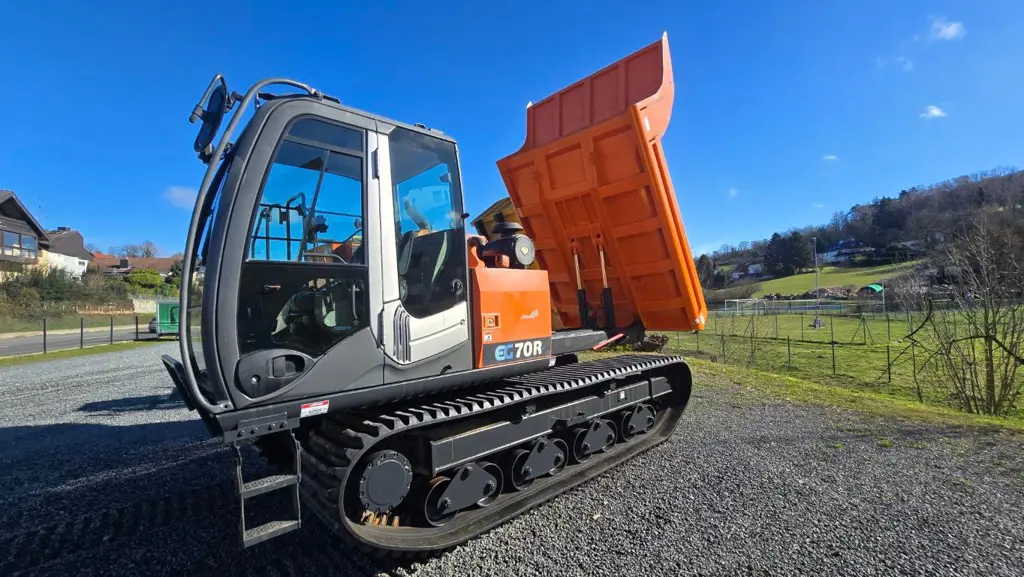 26cd5c6b-e5e5-4a37-bd88-a3fbf6171b5b-dumper mit drehmulde.jpg