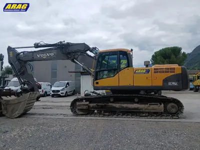 Volvo EC290CNL Raupenbagger mit Verstellausleger