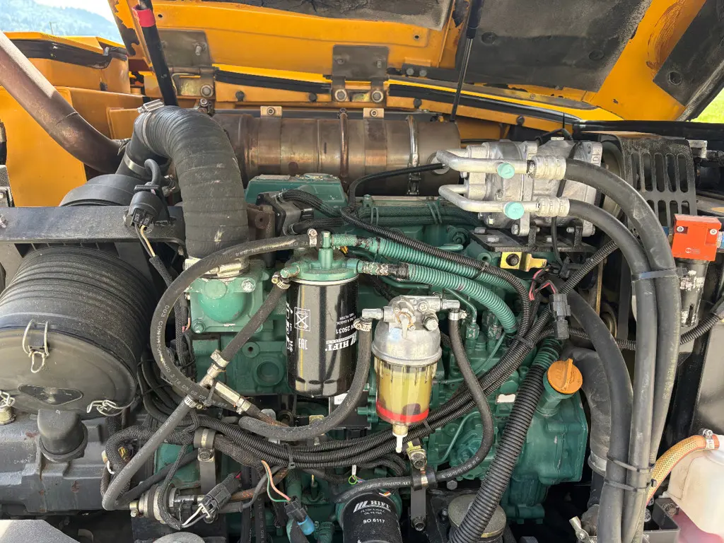 2900c283-b2f6-463b-be81-a69f88409796-Volvo ECR88 (5).jpg
