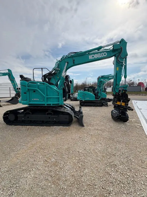 bf11360c-85c5-4205-9615-39db492c2c45-SK 165 4.jpg