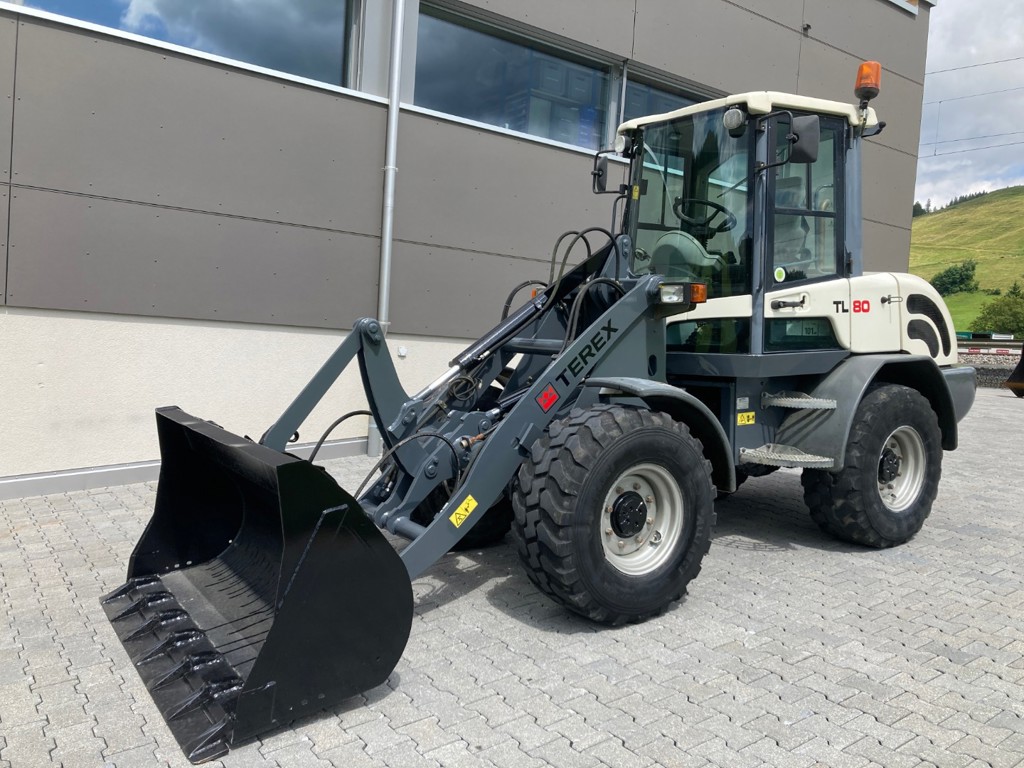 68f9f88a-beab-4647-bec2-a0bd989e9c0f-Terex TL80 (1).jpg