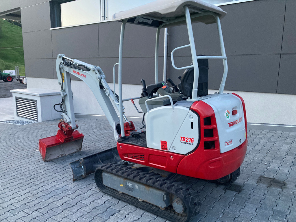 73a81655-3257-445c-9a59-5a0e470e1ae6-Takeuci TB2016 (2).jpg