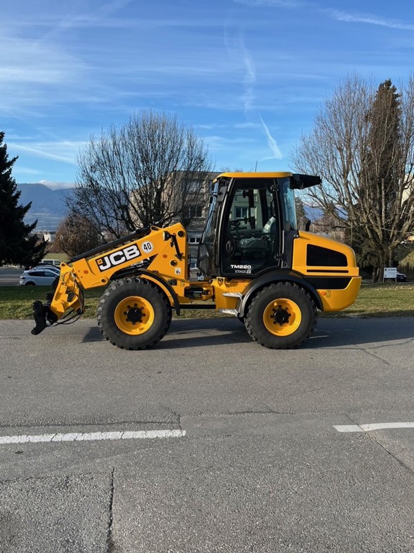 a32dbbd7-3f3b-4165-8375-0febf507afe3-220 3.jpg