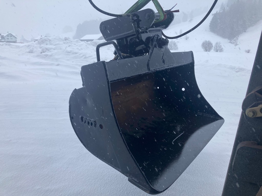 41b39220-d011-41e3-bfbd-9cba7efc7fdd-Schwenklöffel HUM 16, 8 To (1).jpg