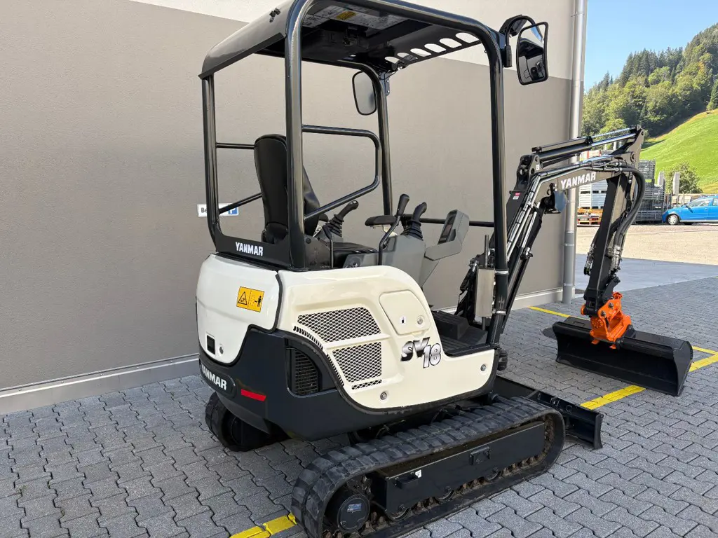 7fbd3d0f-39bb-4311-b63f-1d663949a622-Yanmar SV18 (2).jpg