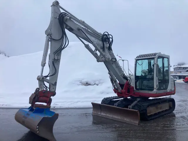 7cc320fc-0128-4331-92bf-7200f64a3c54-Takeuchi TB175_07.jpg