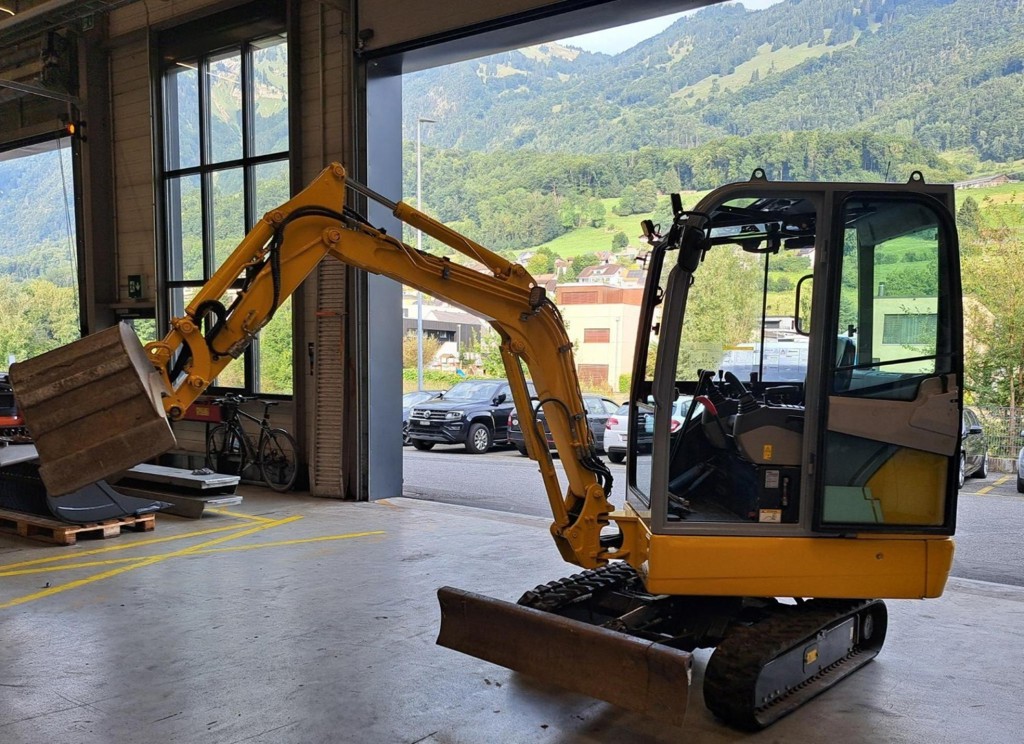 aada844d-d579-41f3-9972-396c794e8daa-Sunward gelb.jpg