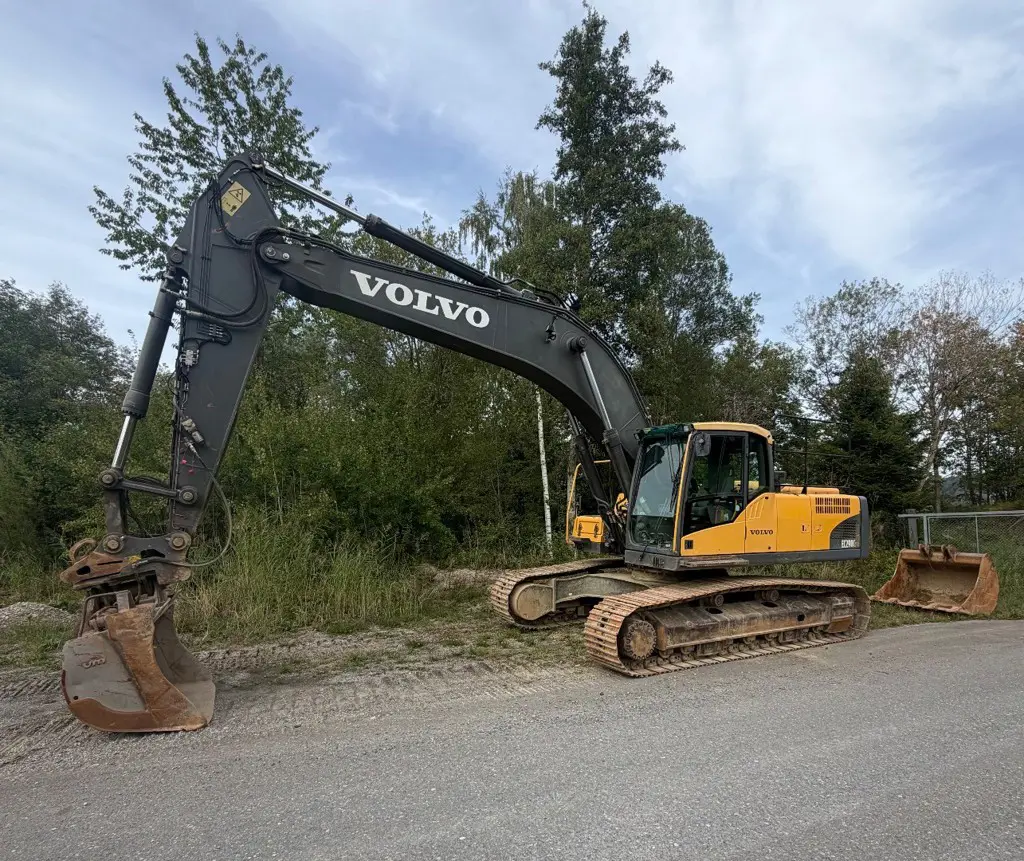 Volvo 32Tonnen Bagger