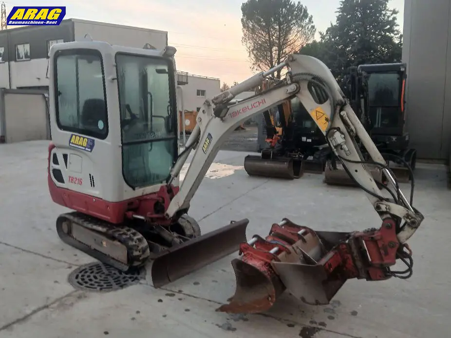 a11bf37b-8312-414d-8fca-fb07002ca552-takeuchi TB216_0000000296_006.jpg
