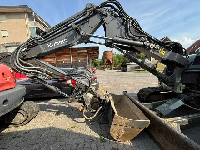 87354e5d-21b2-44d8-9771-1b22839328be-Bagger Kubota A3.jpg