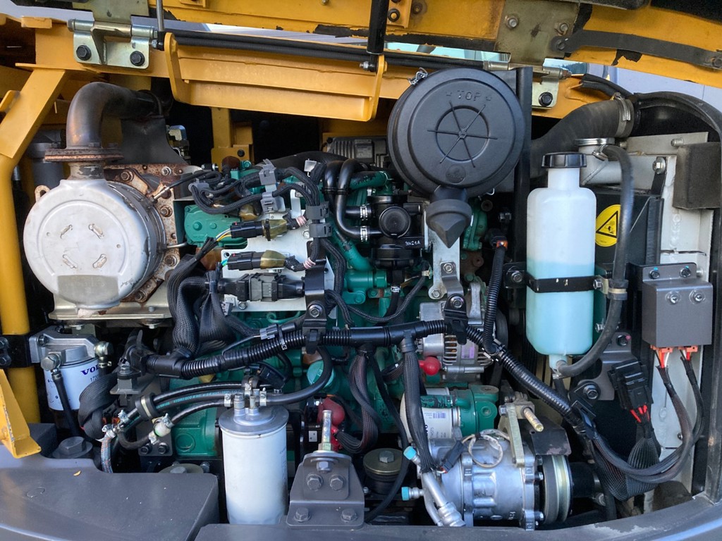 dabeaced-ee2f-47fd-81b0-4fd8cf72f043-Volvo ECR88 (6).jpg