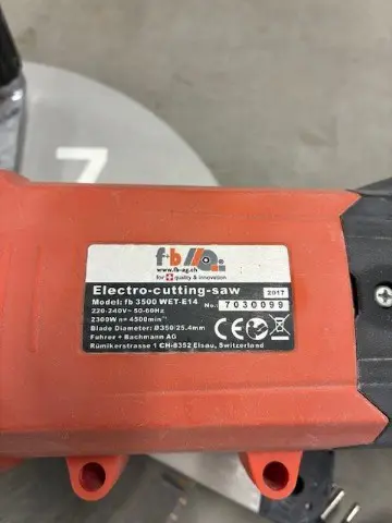 a72018cc-999a-4812-85b0-e7350583fd34-Fugenschneider F&B 1.jpg