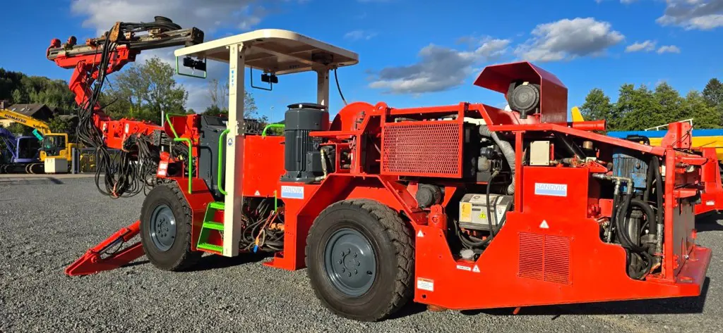246f4f8a-278c-4392-b24a-237d193b8d71-Sandvik Mining Machine.jpg