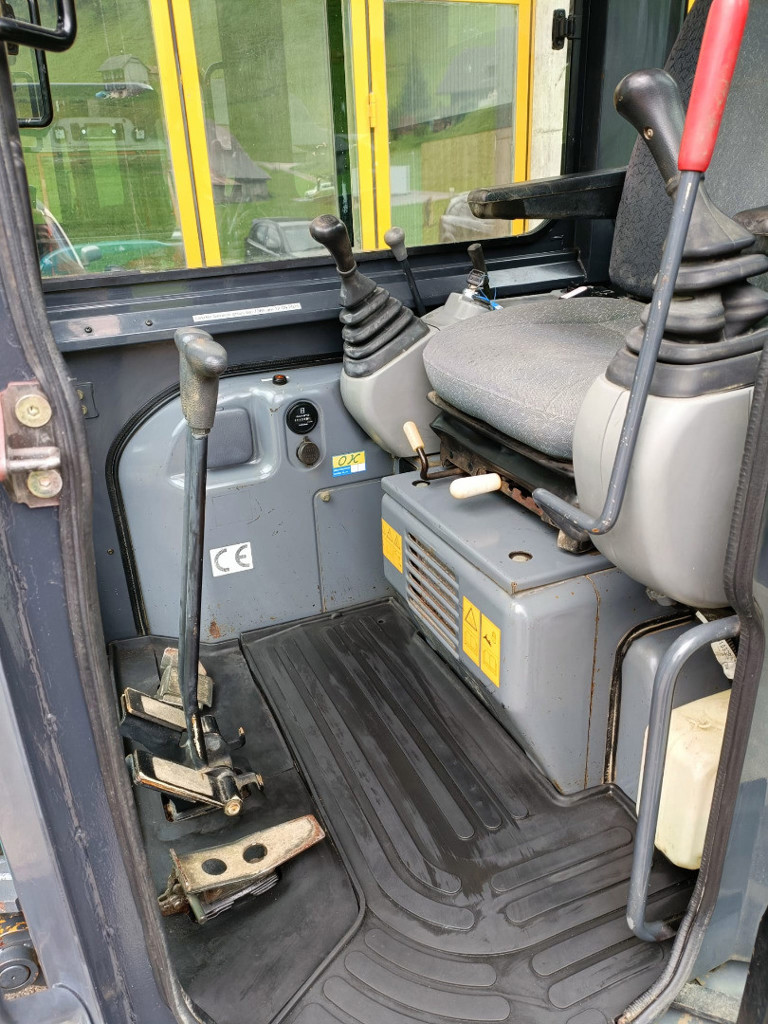 6ca01b2f-f0ae-4c21-b76c-9b7e4eec4137-WhatsApp Image 2025-09-29 at 09.25.46 (2).jpg