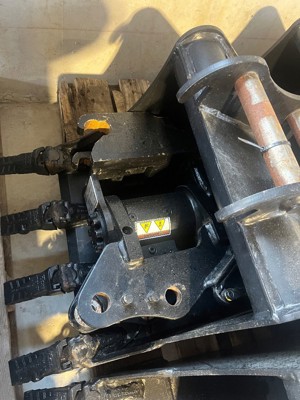 PowerTilt mit SW Martin MH 03 hydr. Mit Löffeln