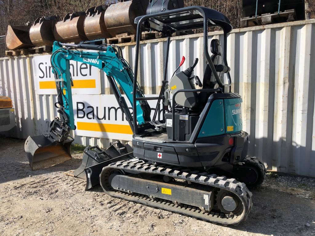 c8a71a2c-9ab8-4597-b37b-cce21c9f3560-Read side view.jpg