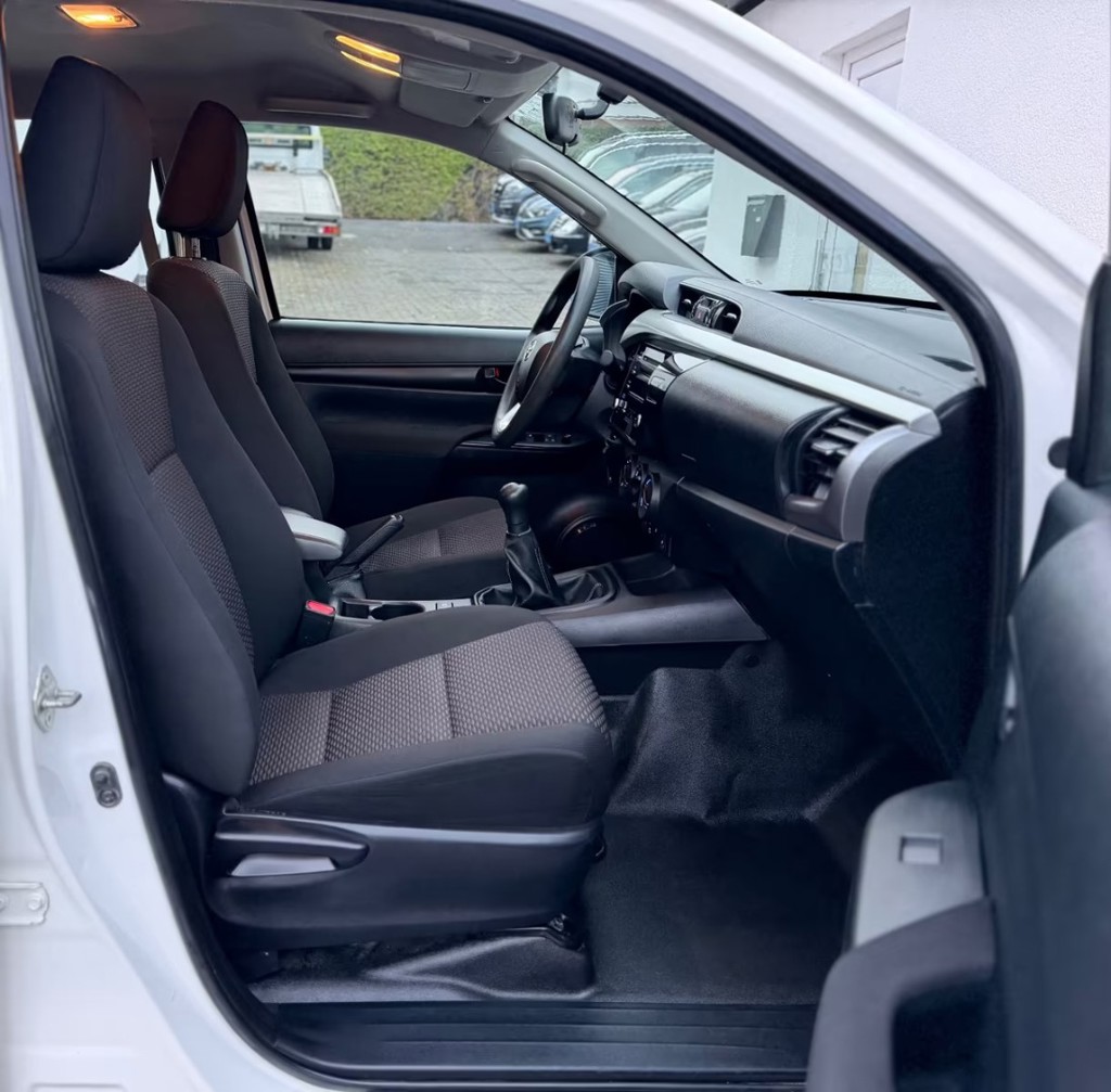 0b9a0e28-cebd-48d0-b821-6f5a55223e7f-17 conv.jpg