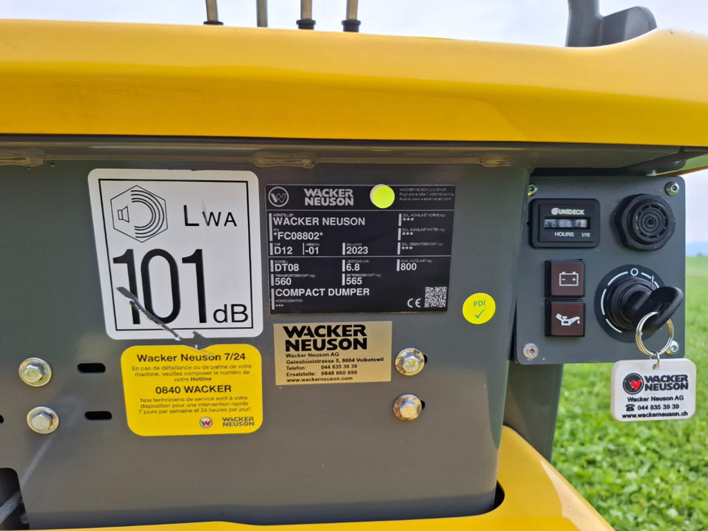 f774bbbc-62b1-4666-95ae-e536e0477355-WhatsApp Image 2025-12-15 at 17.jpg