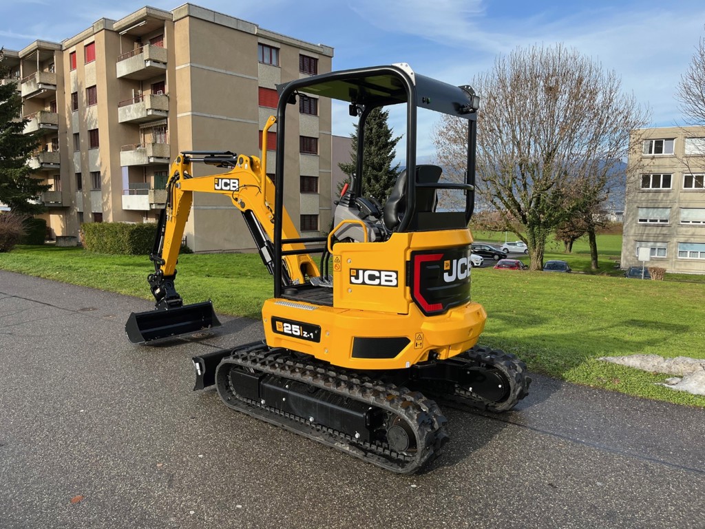 f11b8dfb-7917-4a60-b12e-f12ad6fb3051-25Z-1 6.png