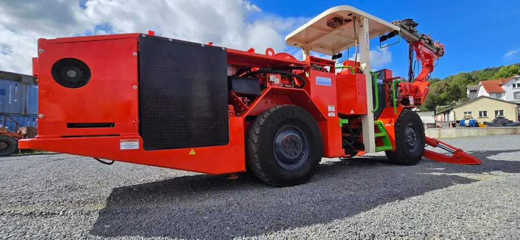 b1611d60-b93e-49a1-954c-55d60209b20d-Sandvik Axera.jpg