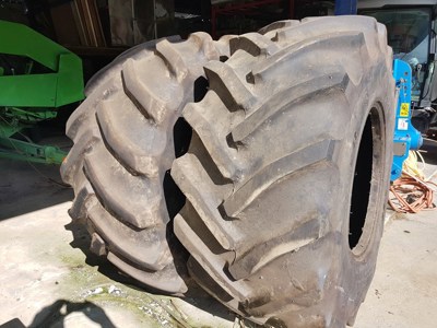 Räder   800/ 65 R 32