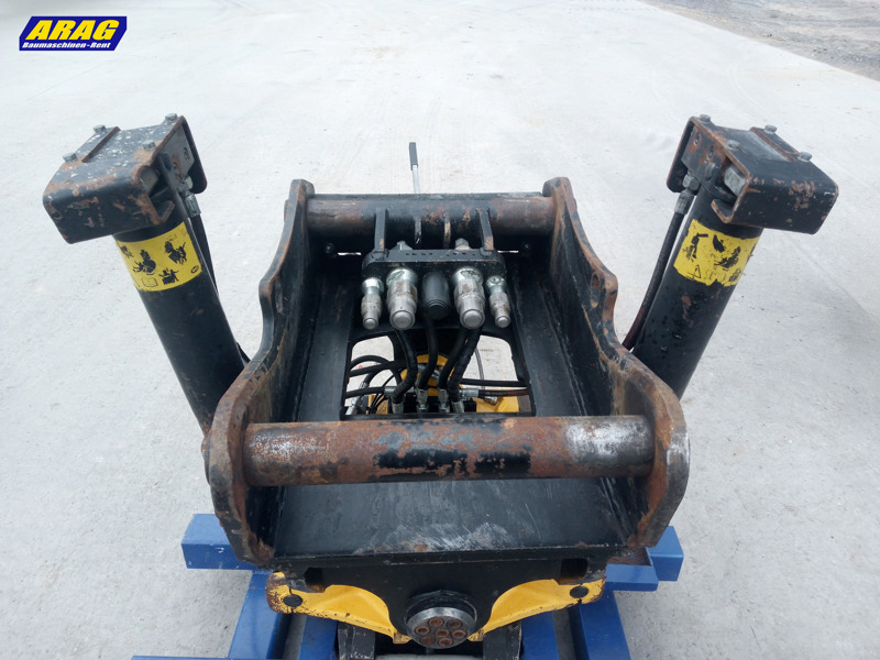 5539ec41-f0a3-4ae9-acfe-114a11ccf033-Engcon EC219_ARAG2351_05.jpg