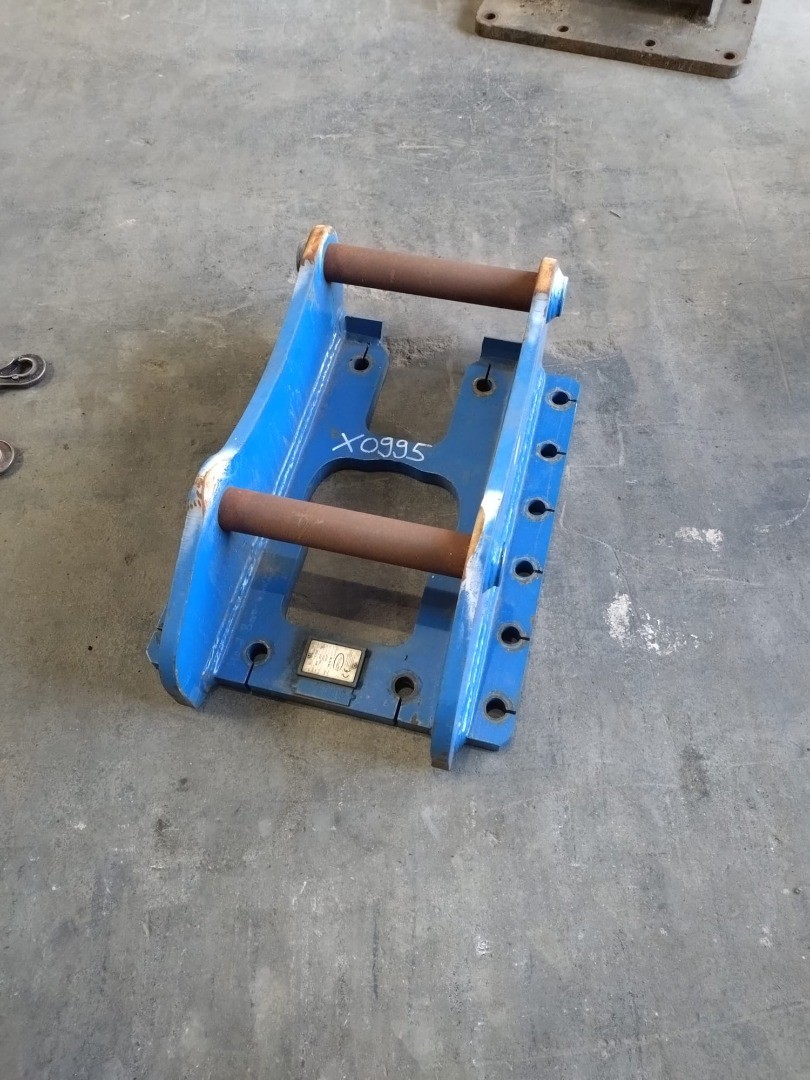 Div. Adapterplatten für Hydraulikbagger