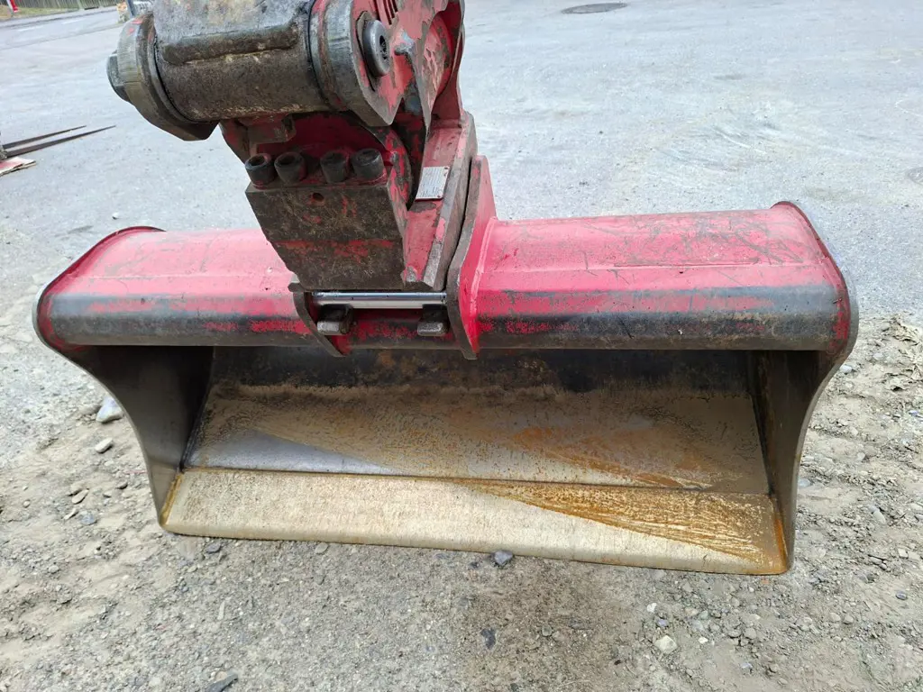89628fbc-4db0-49e5-b5f9-e229fea8de27-PowerTilt mit Löffel.jpg