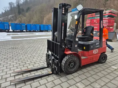 Gabelstapler EP EFL 252 LI-ION - Demo 200h, ab MFK