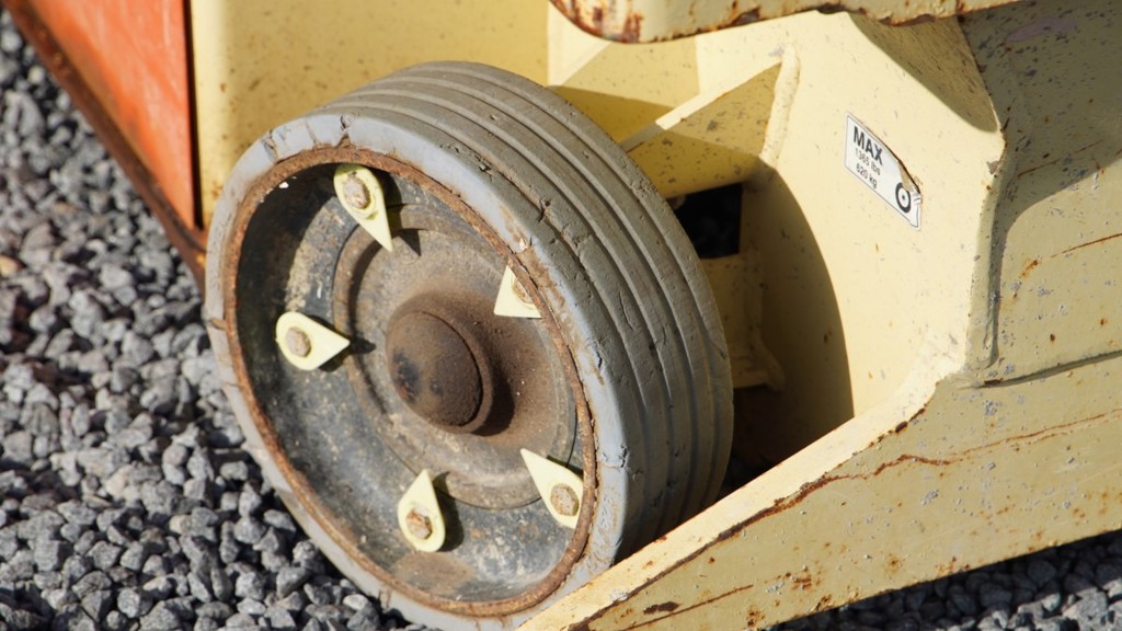 0654b4a6-c413-4598-85ca-6e95e4deef49-JLG scissor lift.jpg