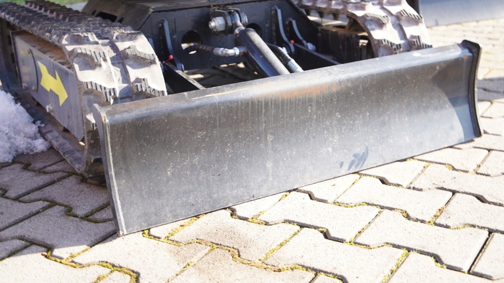 e63d340b-05d1-4e98-a93e-49d7e98673d2-Polovno mini bageri.jpg