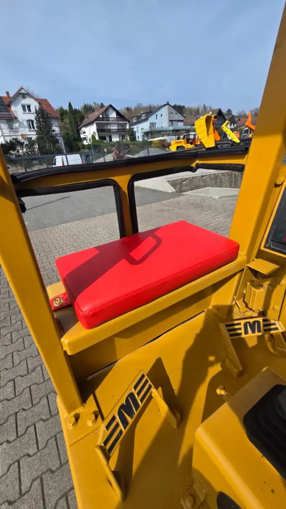 59026dbd-328a-4d41-b5a9-10ead428b945-cralwer carrier.jpg