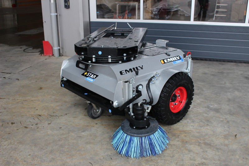 b91ad3c5-7dad-4436-8a66-29fb60403bc2-Emily_StarClean (1).JPG