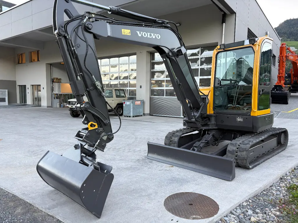 792a9f91-7b5a-47b9-927a-be51cb968671-Volvo ECR58 (4).jpg