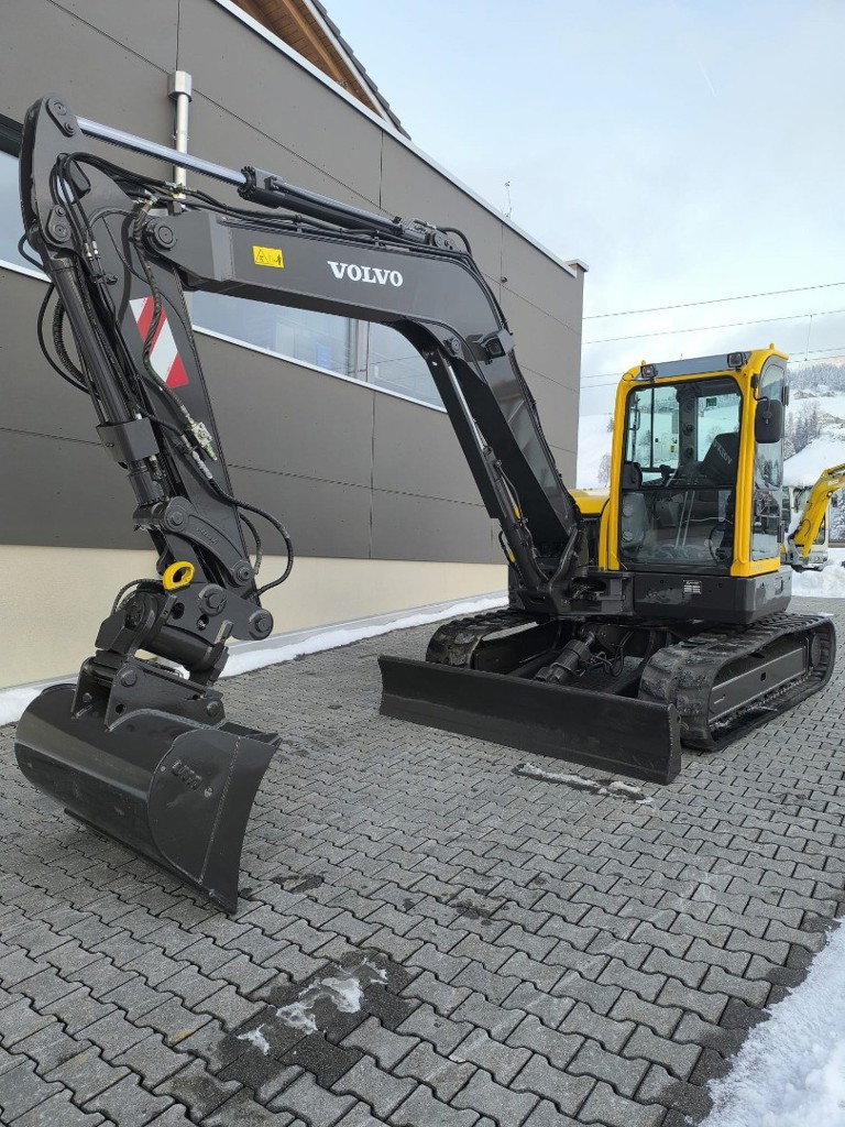 5877392f-5b5a-4592-b5f9-9f83dc32cafc-Volvo ECR88 (1).jpg