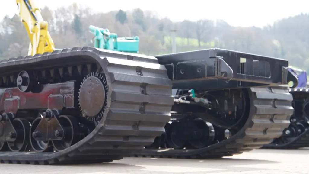 c940b569-27d0-4954-9799-5c739b410d1a-tracked chassis.jpg