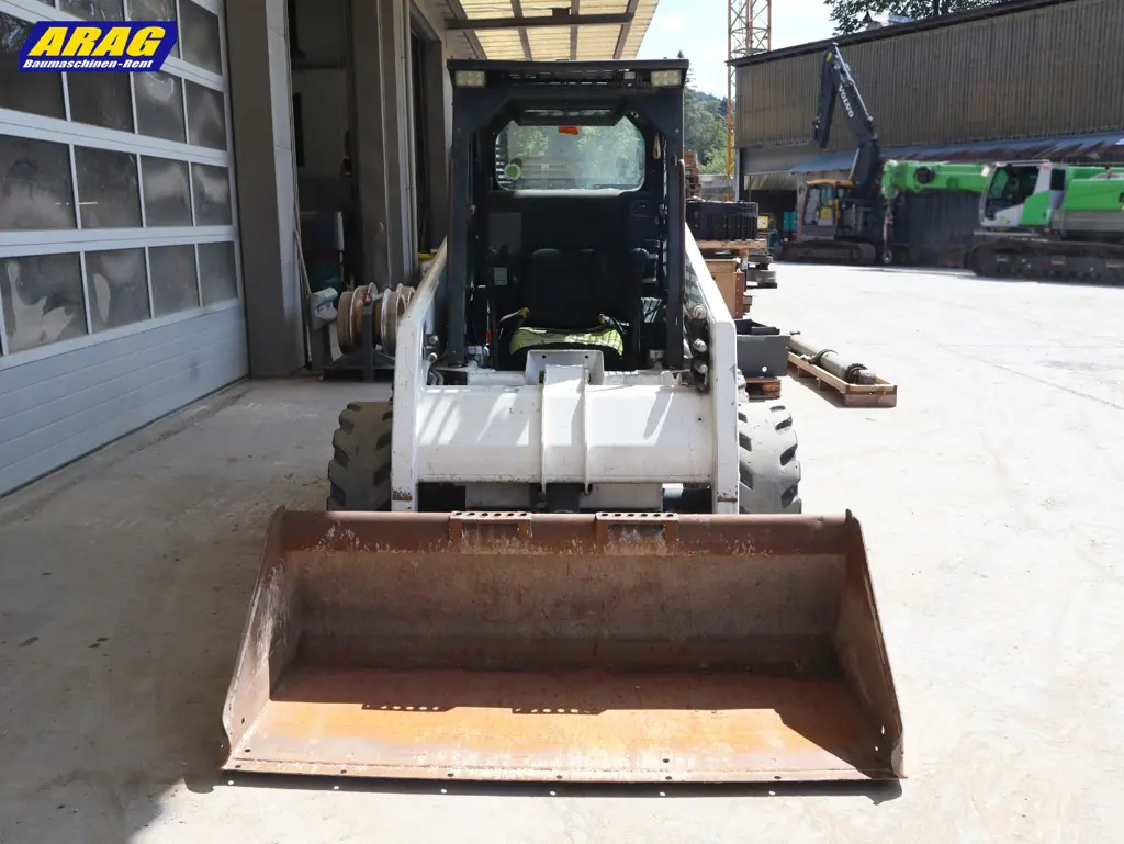 0398b3ad-5ed4-483f-b01b-d8650e8737bd-Bobcat 763H_19003722_04.jpg