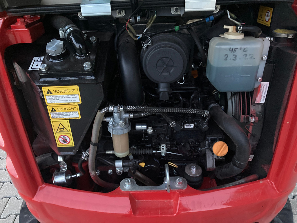 c98375a9-dd37-4e21-a0a1-4dddd662d2b2-Takeuci TB2016 (9).jpg