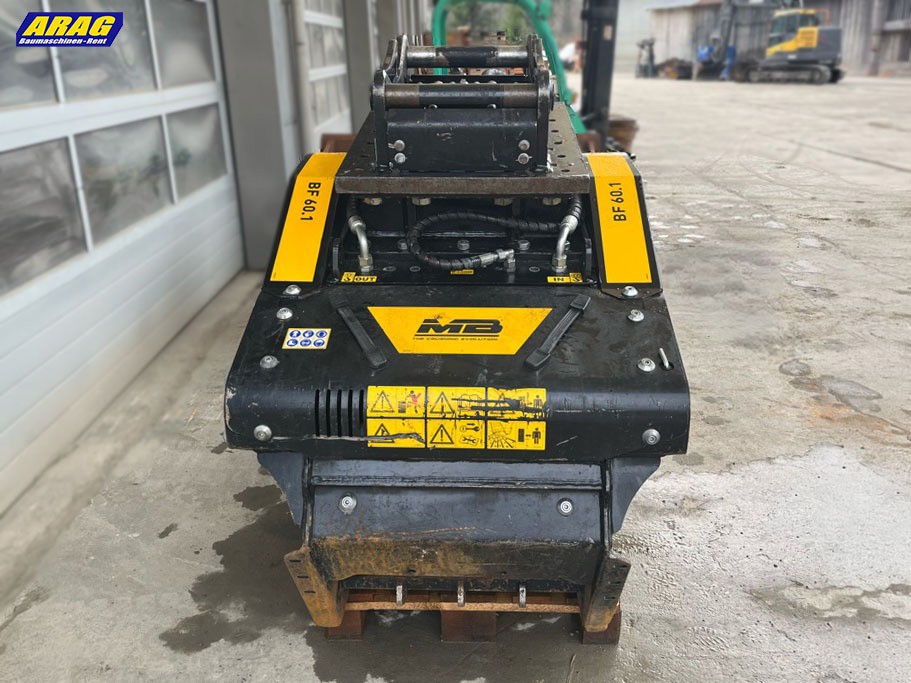 1eb666c5-fc57-4e42-9a4b-530b89ad78fa-mb BF60.jpg