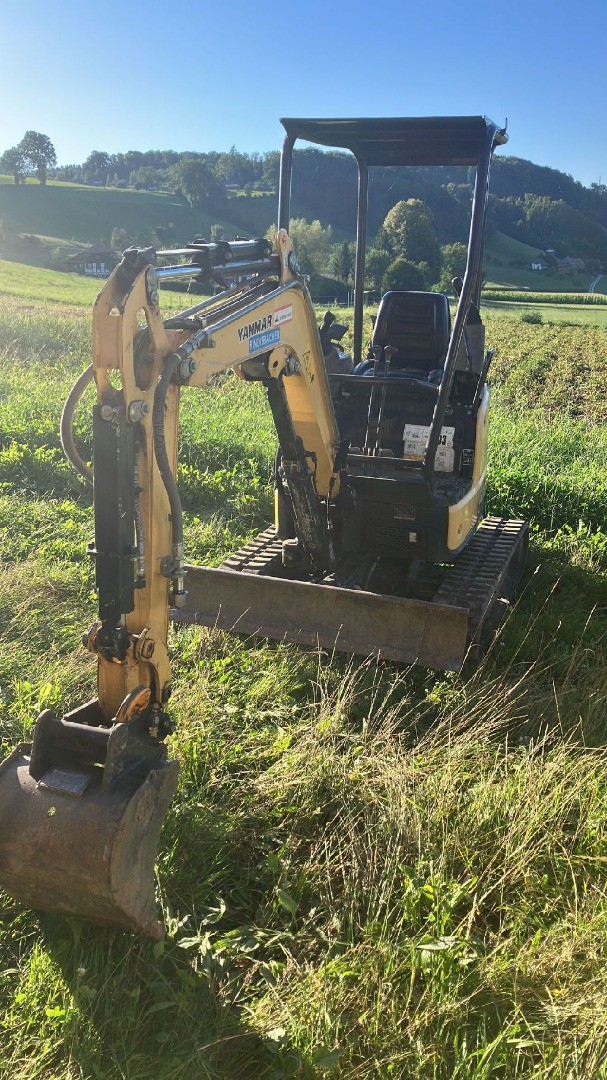 3d83cc9c-e2fc-44c2-bb20-0676e283f015-Yanmar Vio 17 g.jpg