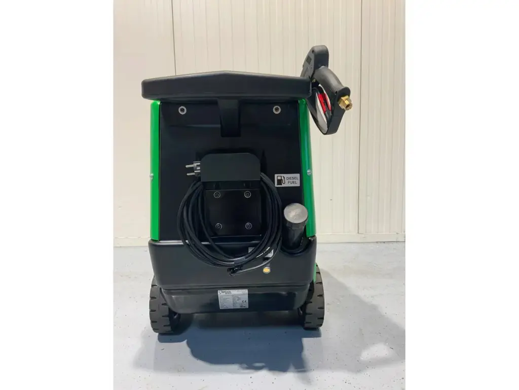 80a213b6-6a06-43a7-8bf1-1b30d6f0dbd2-8 conv.jpg